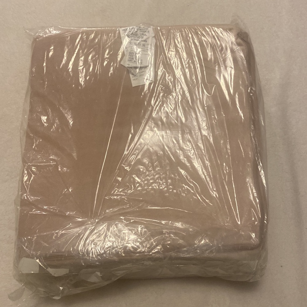 Pillow Wedge Purchased from Sleep Number. Brand New Still in Packaging - Picture 2 of 5